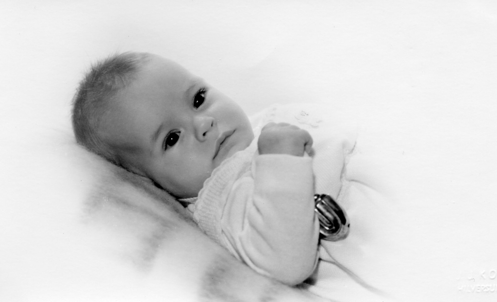 Jolanthe Janssen als baby. Zij helpt je voor te bereiden op de bevalling met haar zwangerschapstraining in Amsterdam Zuid.